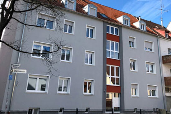 Schöner Wohnen in Augsburg-Oberhausen. Das Mehrfamilienhaus in der Stiermannstraße wurde umfassend saniert. 
